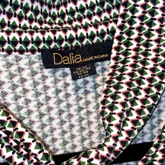 Dalia tie neck work blouse size XS (fits like S/M) - Picture 2 of 2